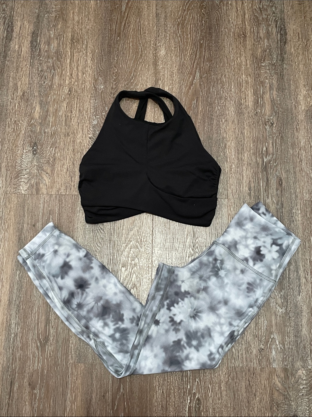 Guc Lululemon Black/Grey Workout Set. Size 6